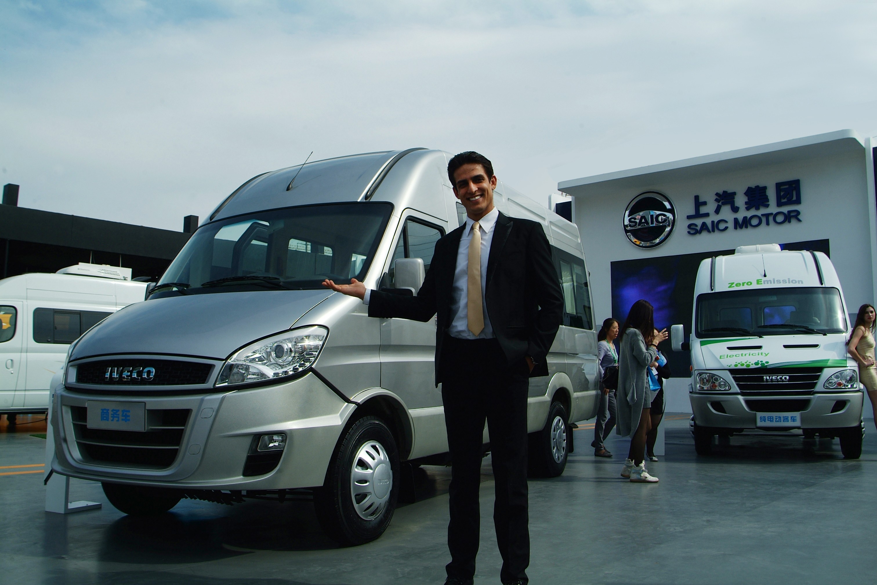 專業(yè)生產(chǎn)PVC護(hù)套、銅排、鋁排、新能源電池銅/鋁軟連接-人禾電子